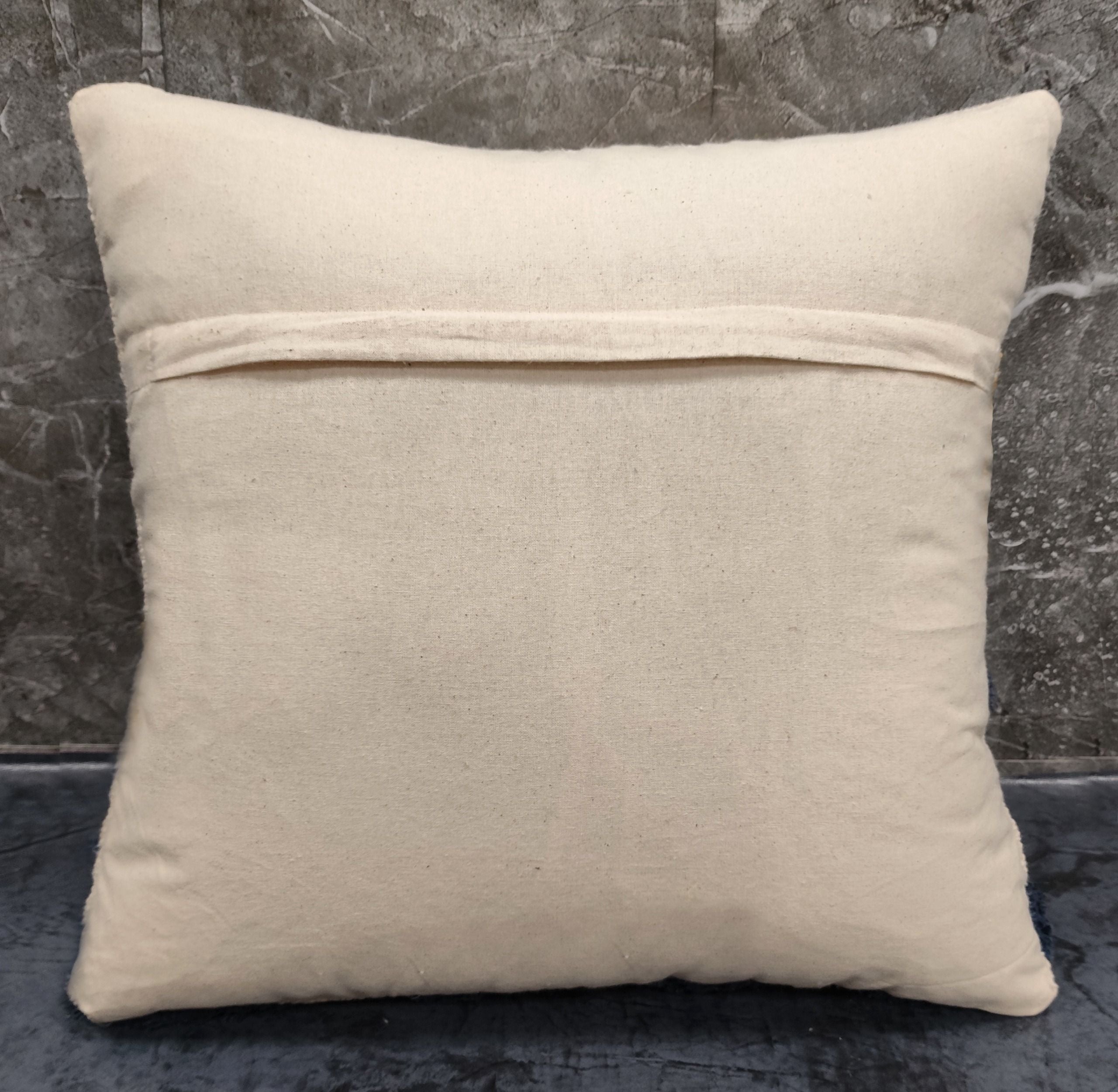 Soft Breathable Slub Cotton Pillow with Tufted Pattern Design