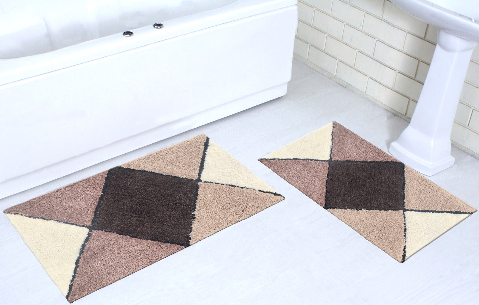 Bathroom Rug Microfiber Tufted Bathmat 2Pcs Set in a stylish geometric design, perfect for everyday use in the bathroom.