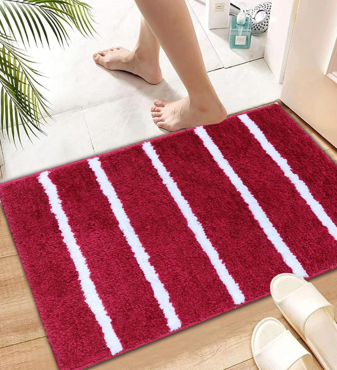 Modern Rug Microfiber Stripe Bathmat in red and white, enhancing bathroom style and comfort.